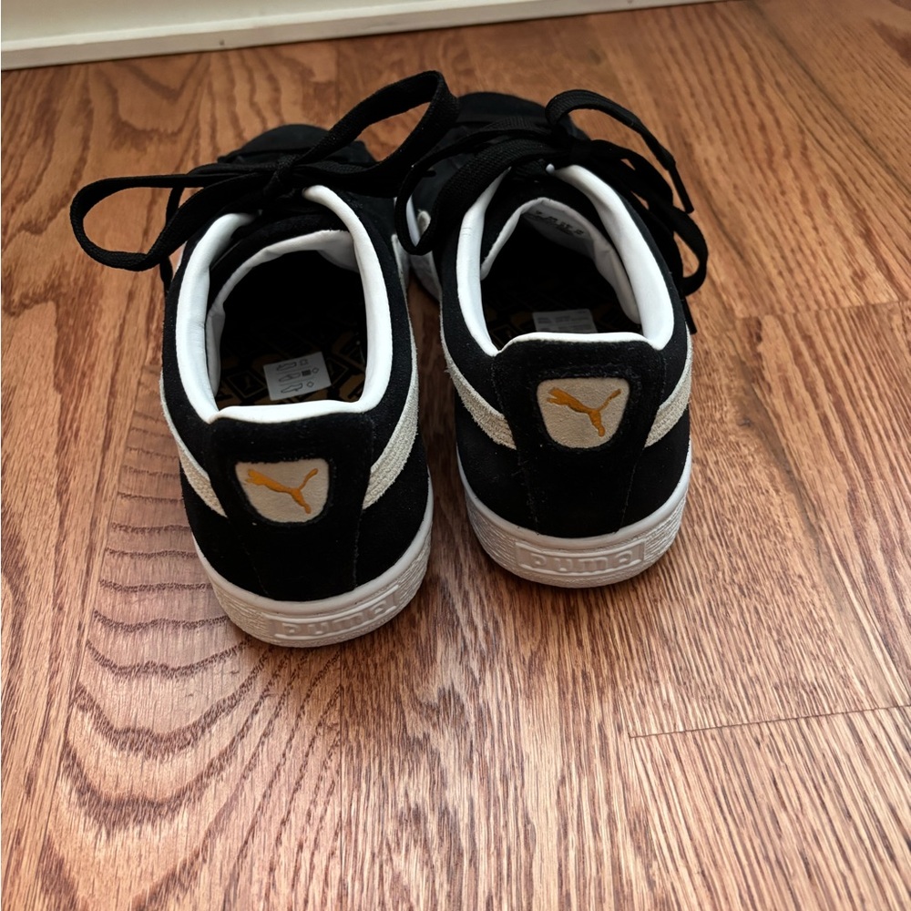 Puma Black Suede - Picture 3 of 13